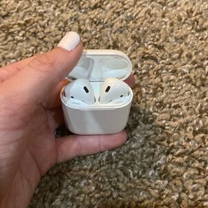 AirPods